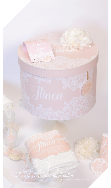 Trusou de botez clasic brodat cumotive dantela in culoarea piersicii, Elegant Peach 9